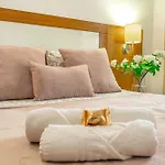 Appartamento Albatros Garden & Heated Pool