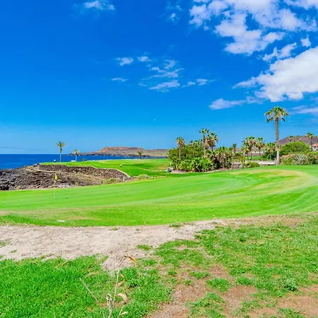 Albatros Garden & Heated Pool Apartment San Miguel de Abona