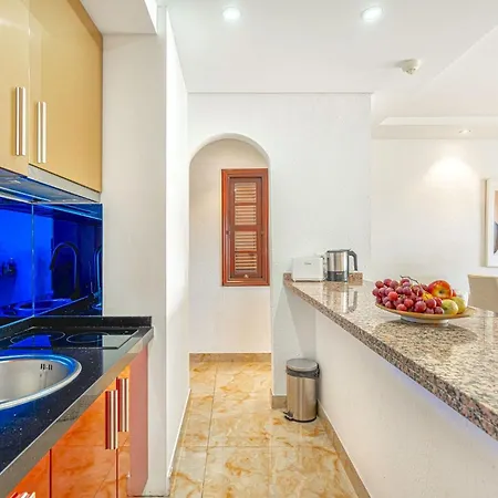 Apartment Albatros Garden & Heated Pool