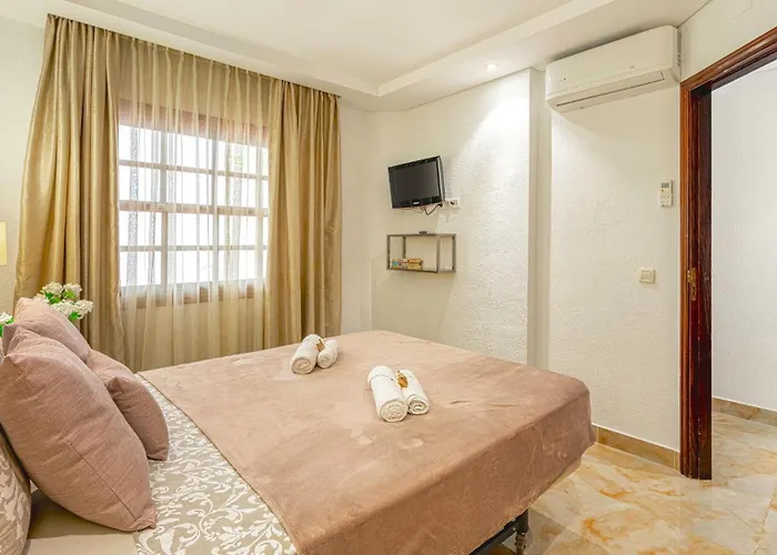 Albatros Garden & Heated Pool