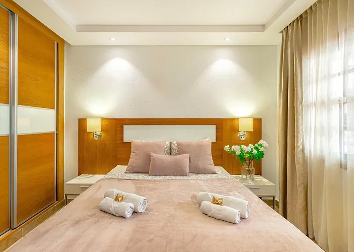 Albatros Garden & Heated Pool Appartamento