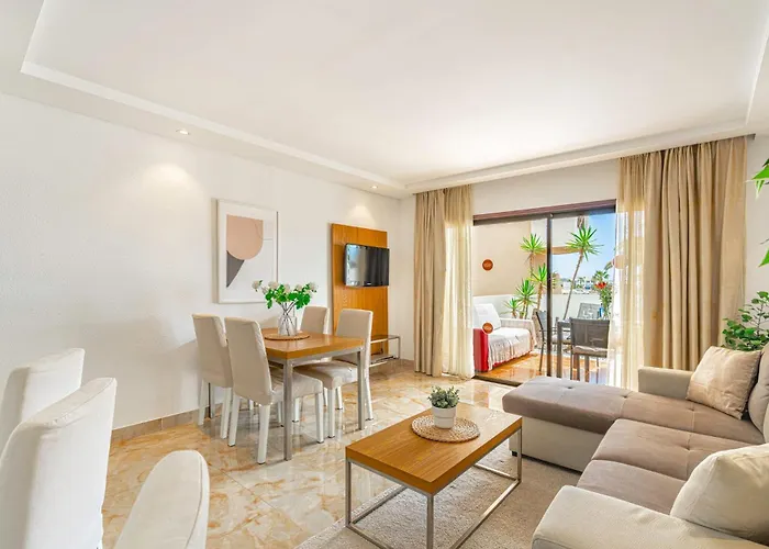 Albatros Garden & Heated Pool